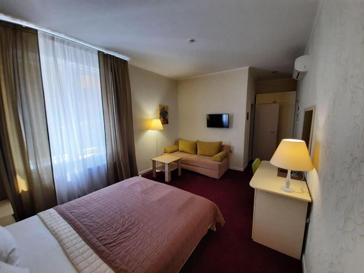 Hotel Ajur Одеса Екстериор снимка