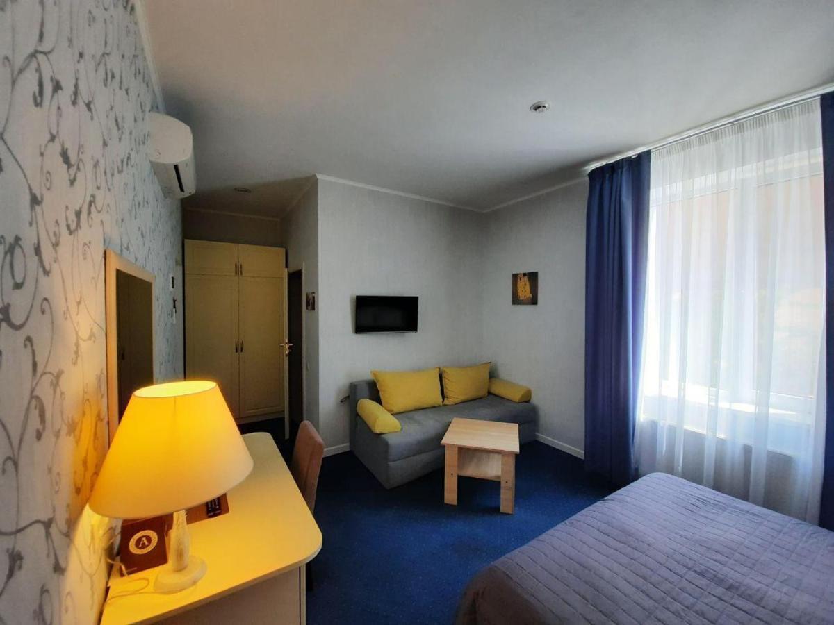 Hotel Ajur Одеса Екстериор снимка