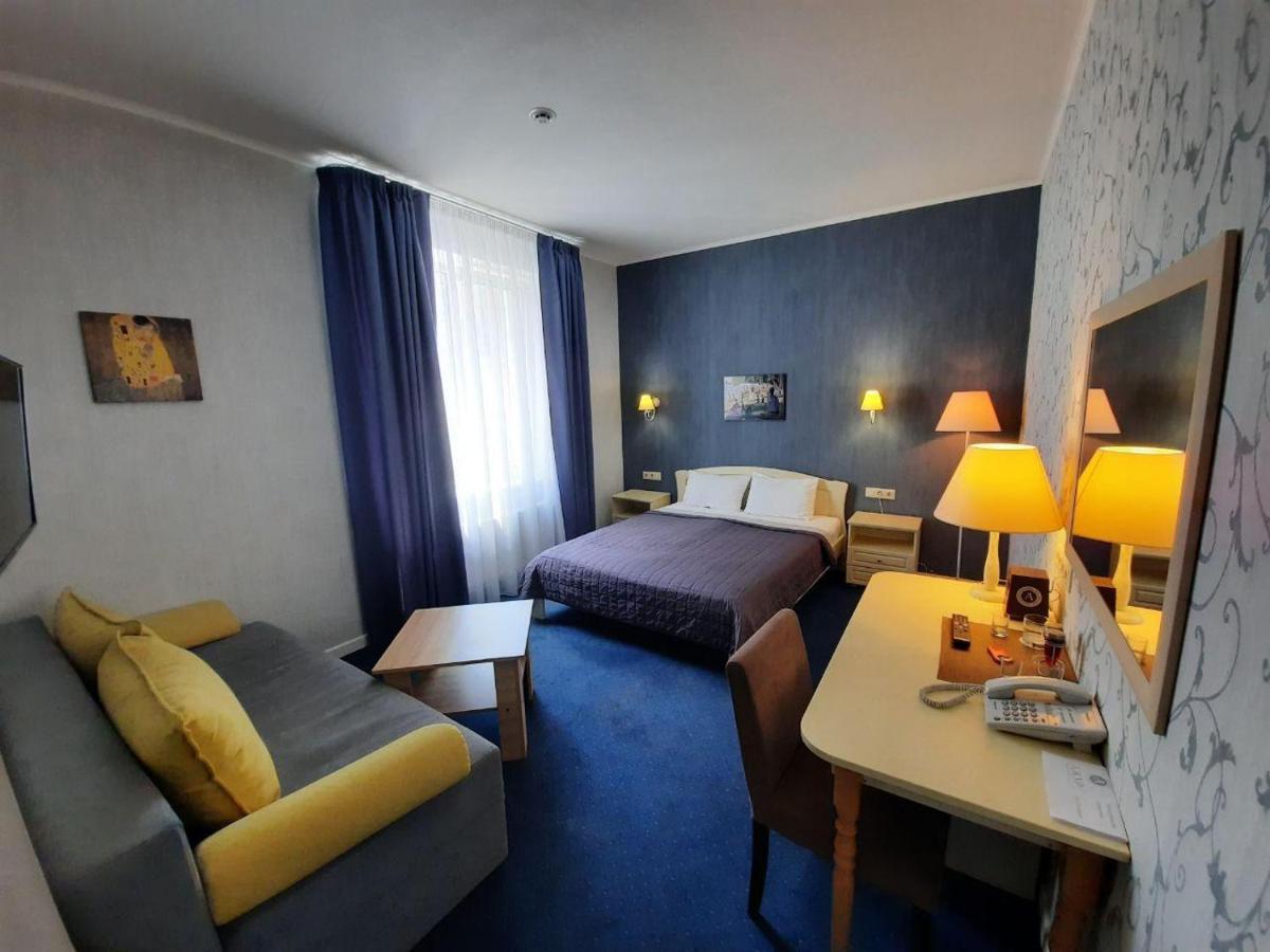 Hotel Ajur Одеса Екстериор снимка