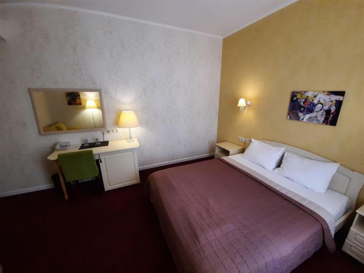 Hotel Ajur Одеса Екстериор снимка