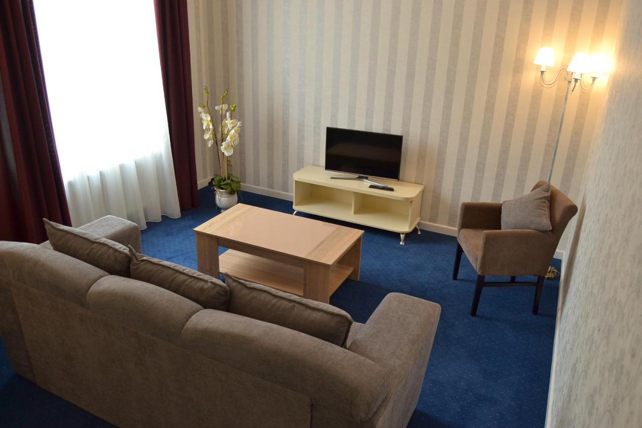 Hotel Ajur Одеса Екстериор снимка