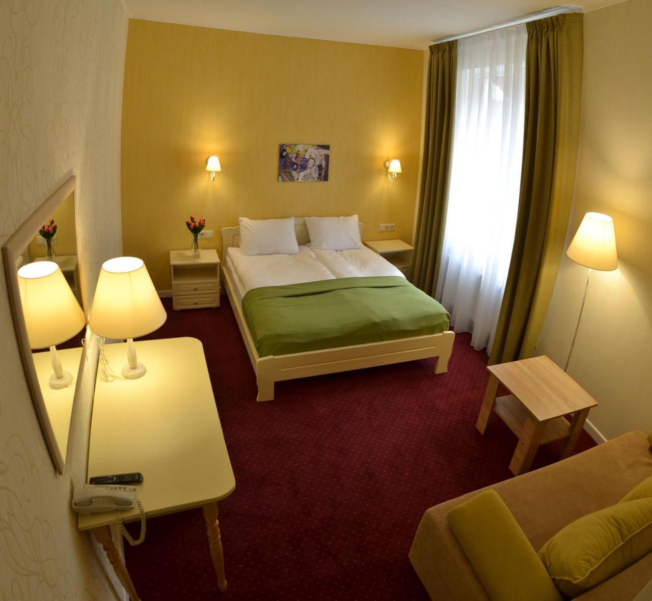 Hotel Ajur Одеса Екстериор снимка