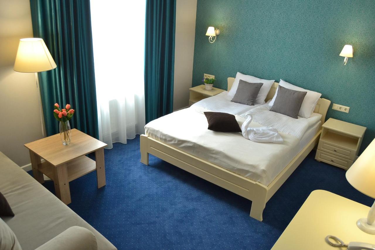 Hotel Ajur Одеса Екстериор снимка
