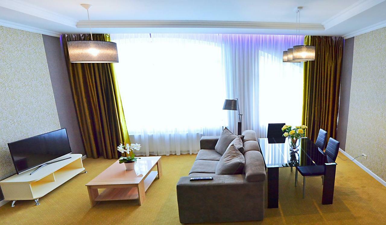 Hotel Ajur Одеса Екстериор снимка