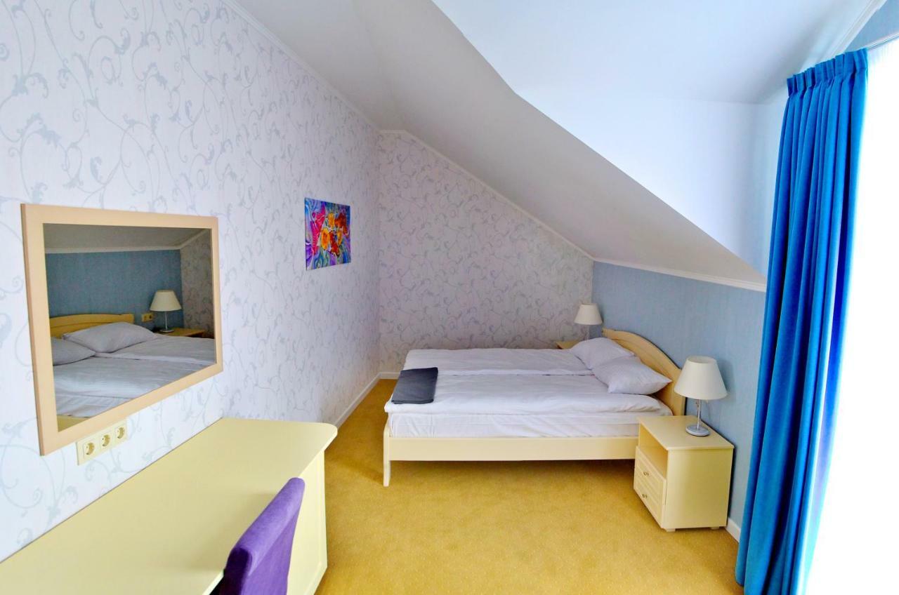 Hotel Ajur Одеса Екстериор снимка