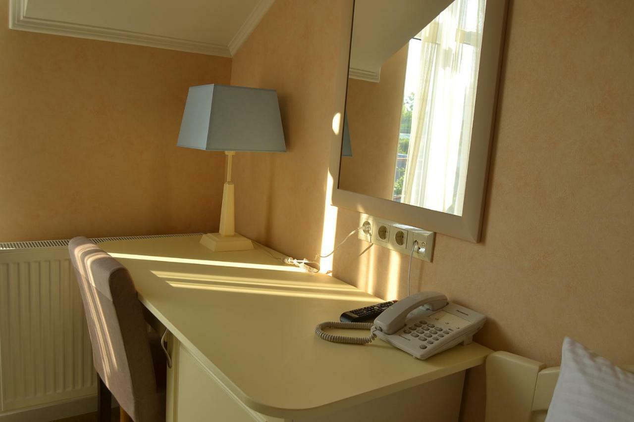 Hotel Ajur Одеса Екстериор снимка