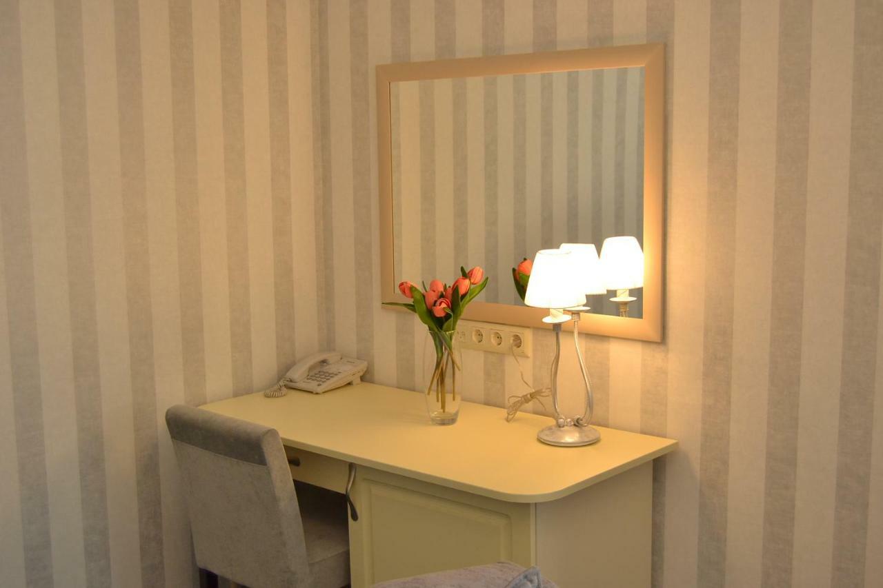 Hotel Ajur Одеса Екстериор снимка