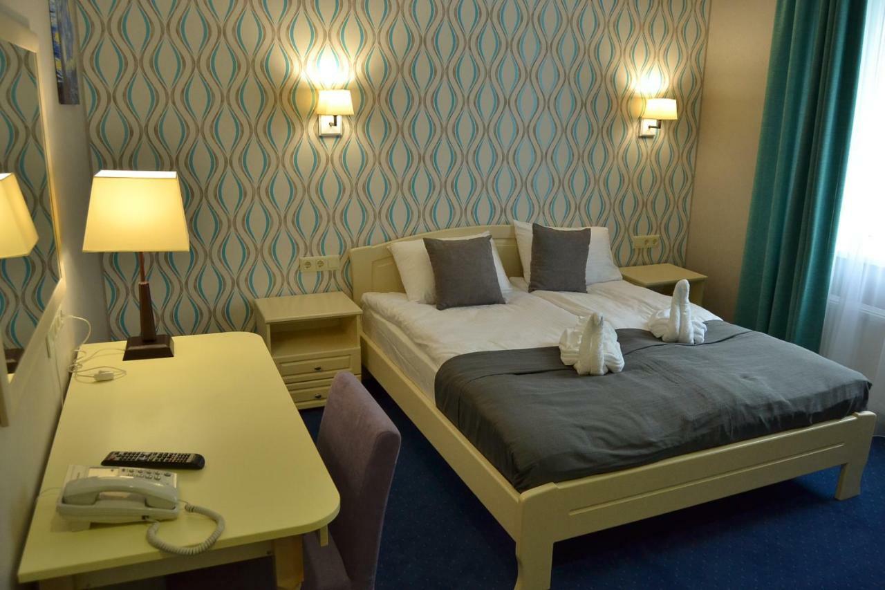 Hotel Ajur Одеса Екстериор снимка
