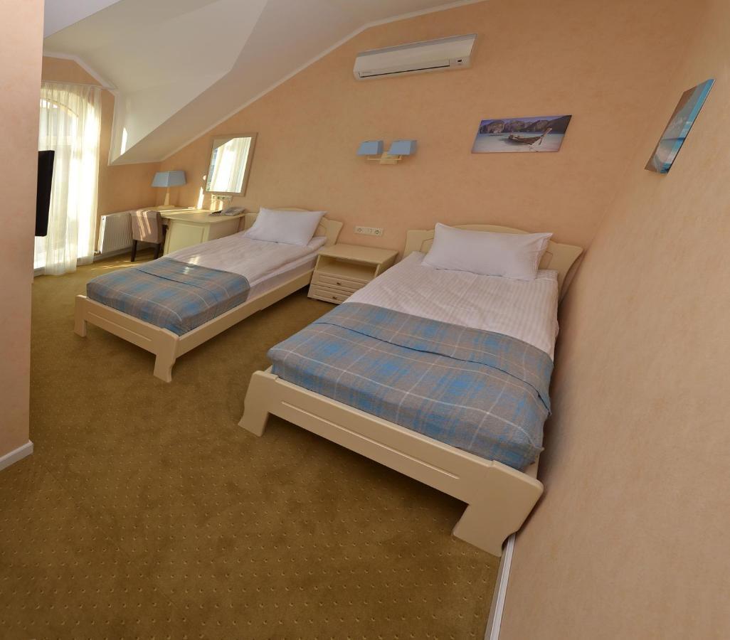 Hotel Ajur Одеса Екстериор снимка